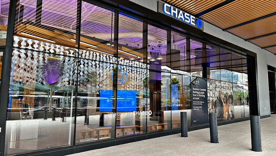 Reference material on Chase Center's premium seating tiers