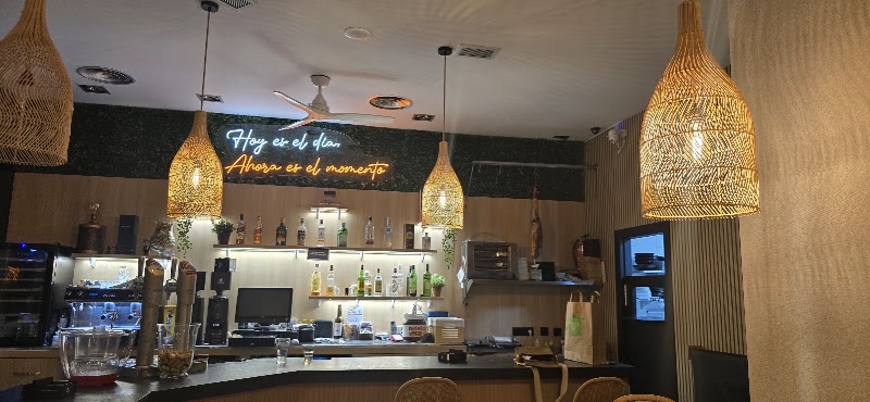 AGORA LOUNGE