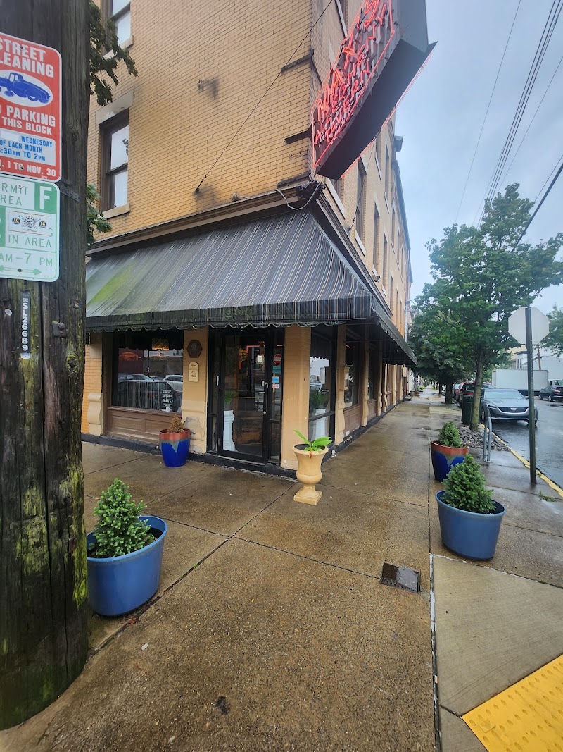 Max's Allegheny Tavern