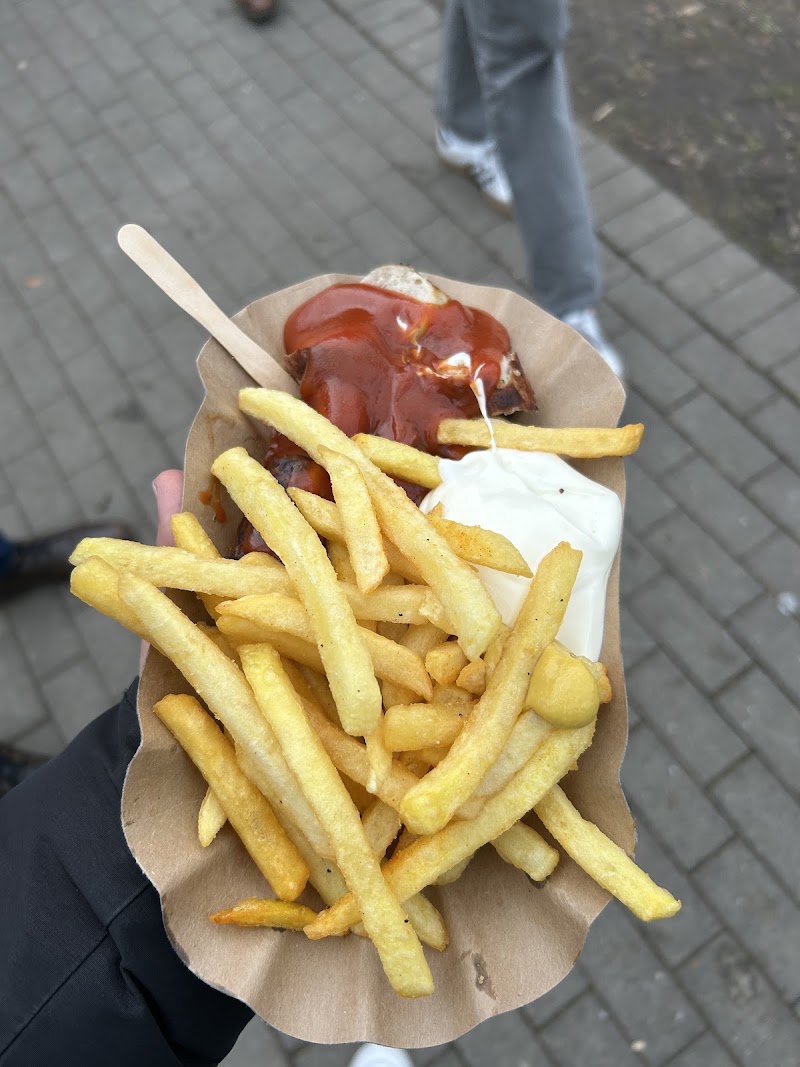 ARAMARK Pommesbude auf Achse (Basis)