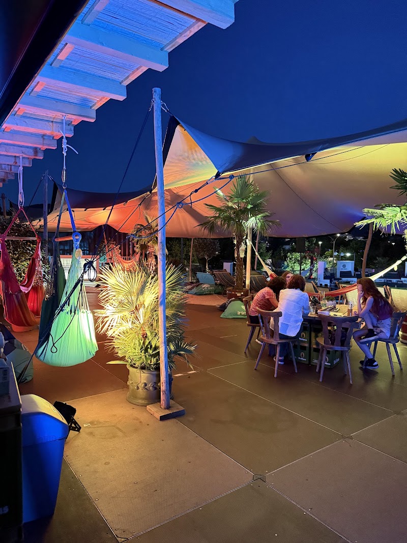 irie surf - Culture, Coffee and Waves