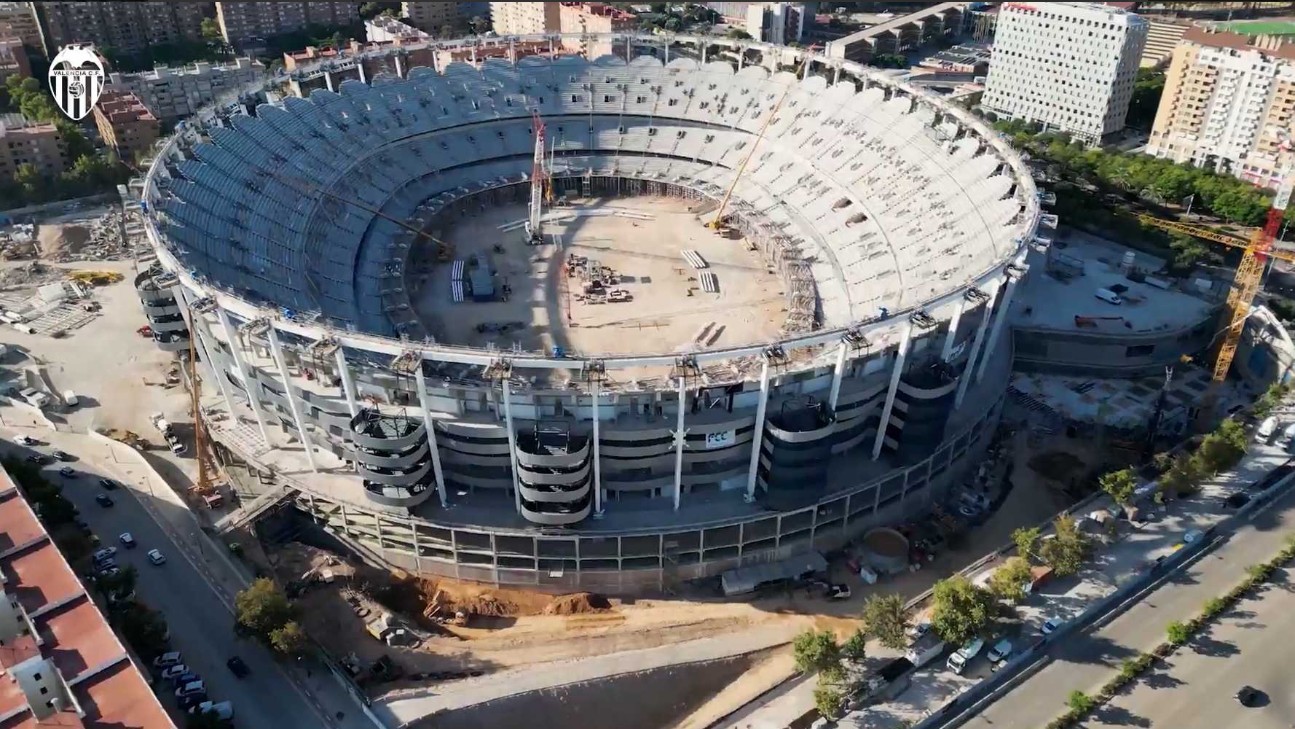 Aerial view of the Nou Mestalla under construction (September 2026)